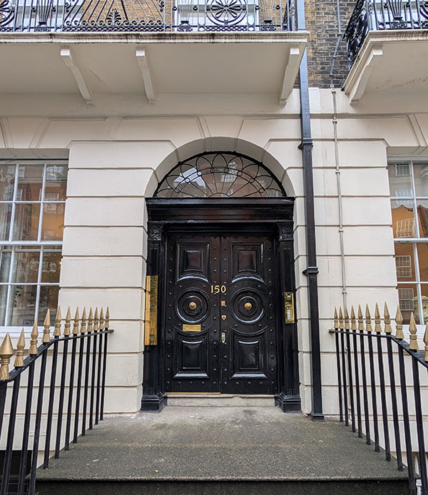 150 Harley Street clinic entrance