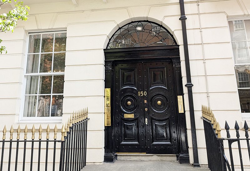150 Harley Street clinic entrance